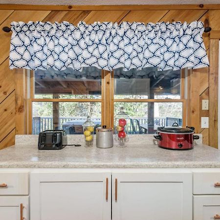 Wooded Bliss Hot Tub Single Level Cabin With No Steps Rocking Chairs And Wooded Views Pigeon Forge Exteriör bild
